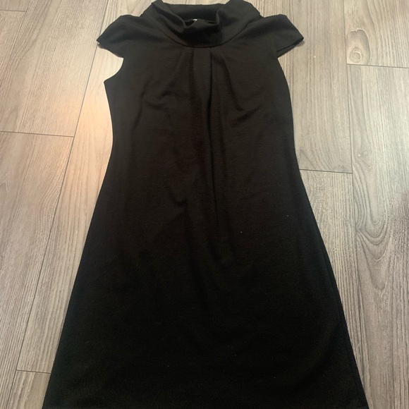 Black dress - Picture 1 of 6